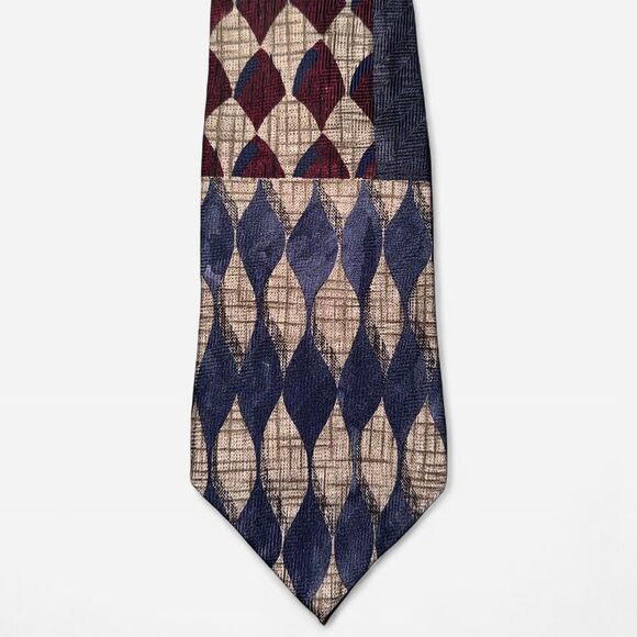 Geometric Diamond Print Silk Neck Tie from John Henry - Picture 2 of 5